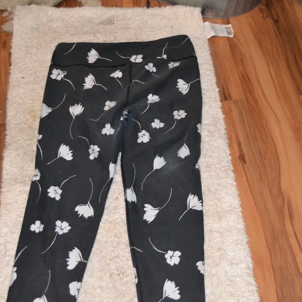 Fabletics Size M - Picture 4 of 5